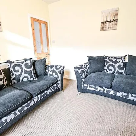 Buckingham House - 4 Bed House アパート *