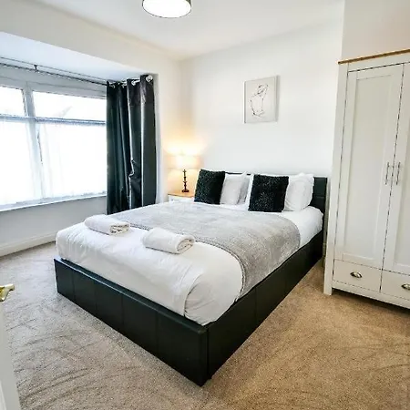Apartment Buckingham House - 4 Bed House Redcar