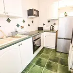 Buckingham House - 4 Bed House *
