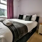 Buckingham House - 4 Bed House * 레드카